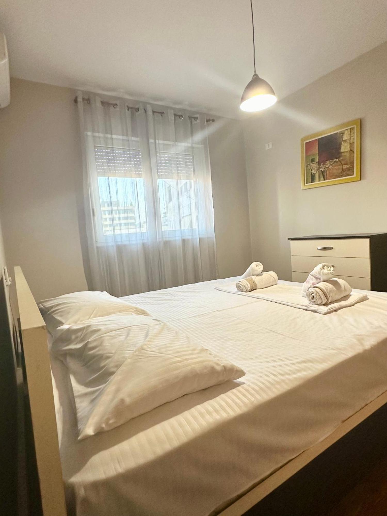 Kk Apartment Air Albania-Centrally Located Тирана Екстериор снимка